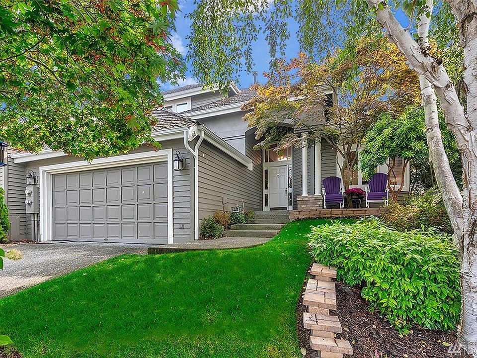 Main Floor Master Bedroom Home In The Coveted Windward Bluff Community In Harbour Pointe! The Home Is Located Along The 12th Fairway Of The Golf Course And Features Both Golf Course And Puget Sound Views.
