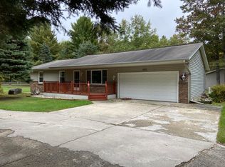 3073 Lansing Rd, Roscommon, MI 48653