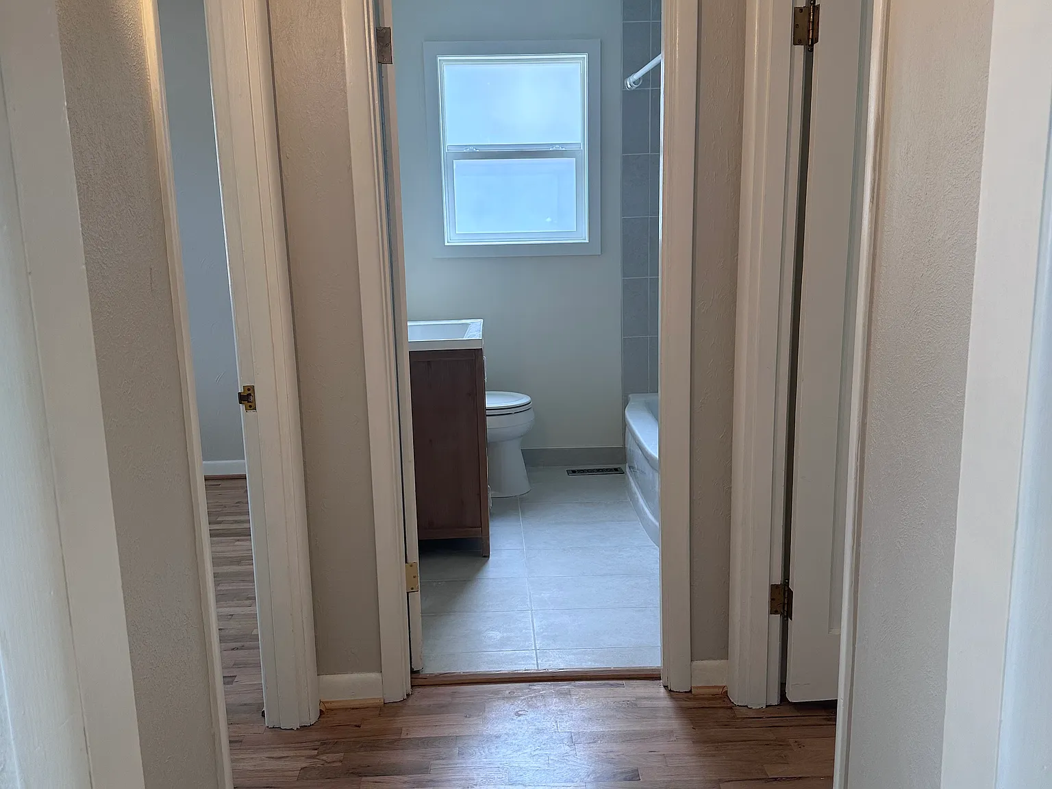 739 Vivian St — Photo 4