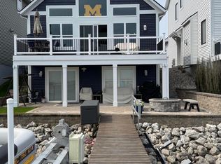 303 Terrace Point Circle Gate #23, Muskegon, MI 49440