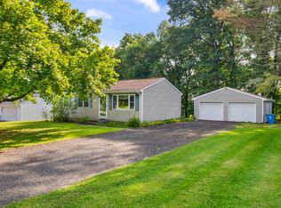 15 Philanne Dr, Norwich, CT 06360