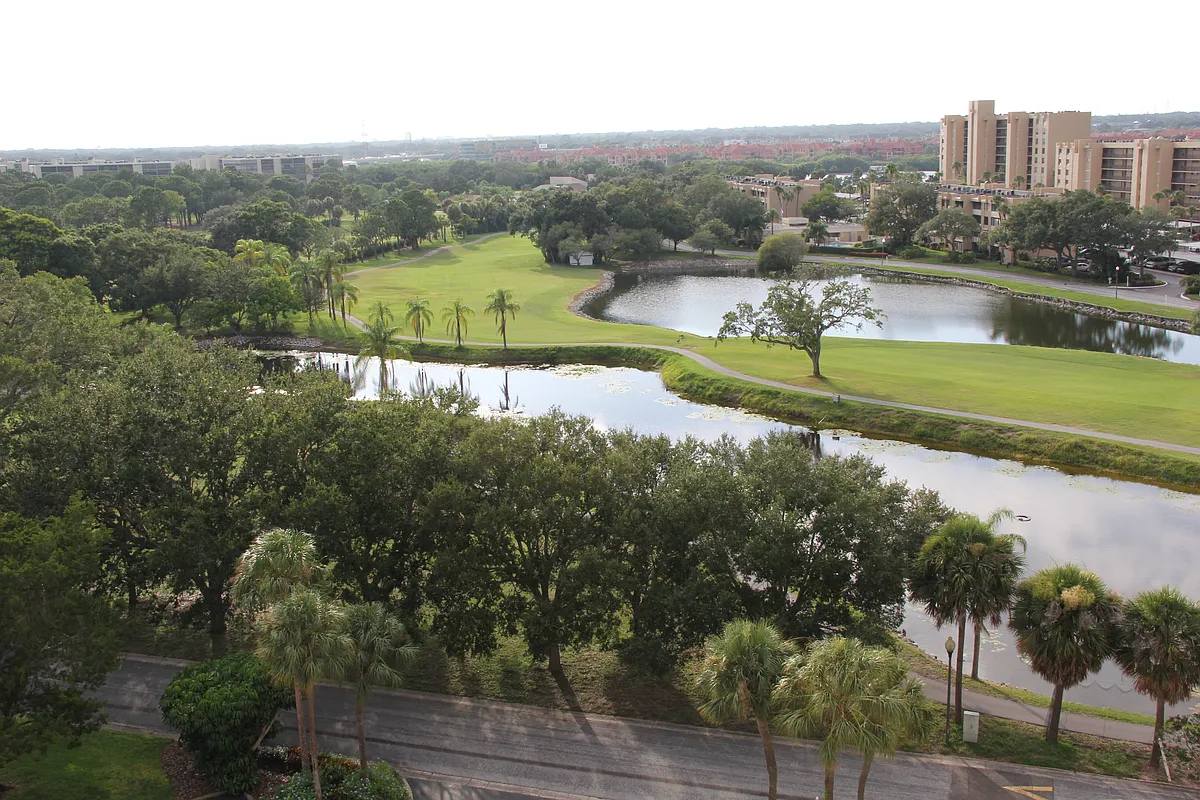 Building Photo - 2620 Cove Cay Dr #1003