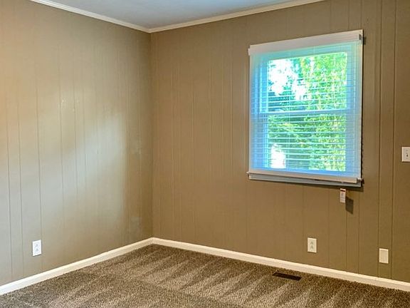 4th image of 782 Potters Ln