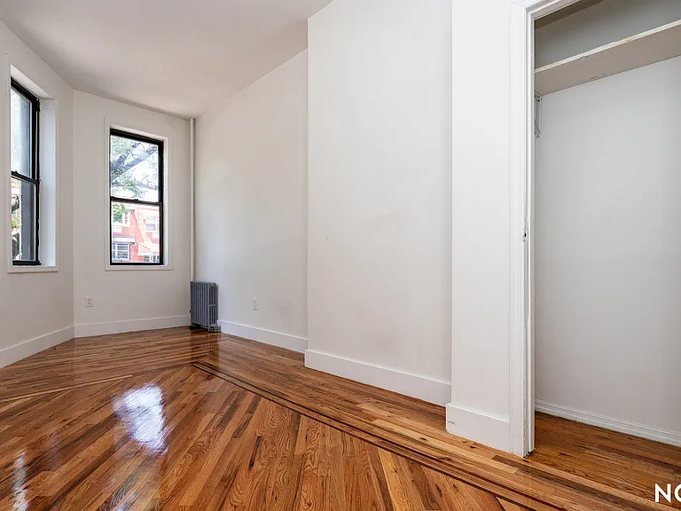 88 Menahan St #1L — Photo 11