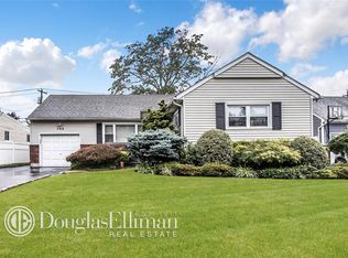 733 Cornell Rd, Franklin Square, NY 11010