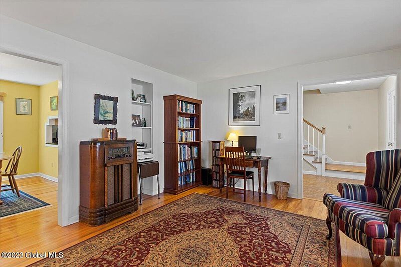 4th image of 3012 Williamsburg Drive