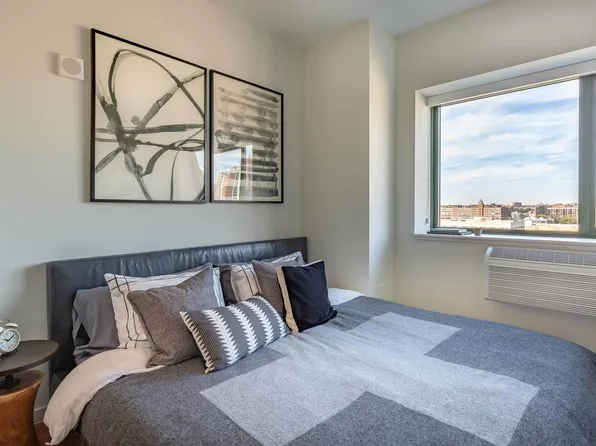 162 8th Street image 4 of 29