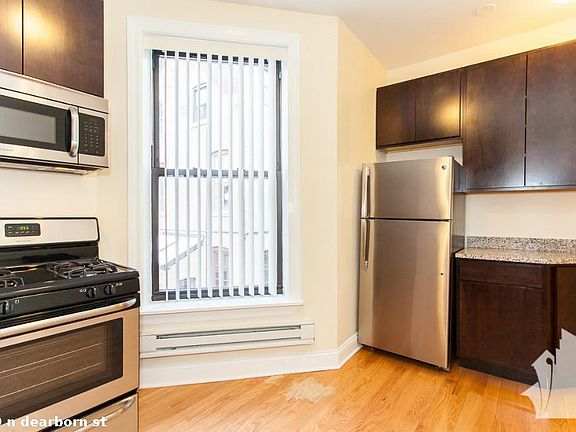 4th image of 1220 N Dearborn St #114