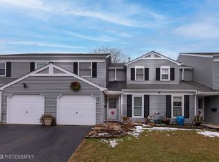 835 Texas Ct, Carol Stream, IL 60188