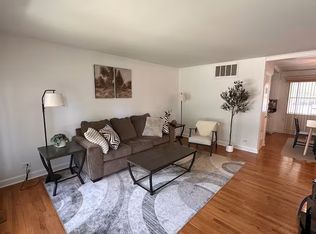 1013 Cedar Ln, Elk Grove Village, IL 60007