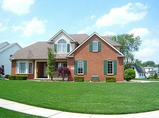 408 Cambridge Dr, Oregon, OH 43616