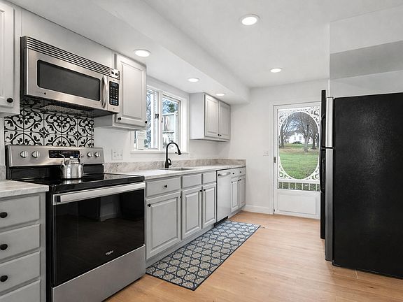 5th image of 802 Highland Avenue