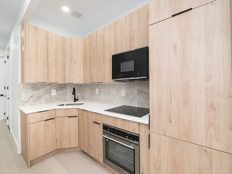 47 Saint Marks Pl #5W — Photo 8