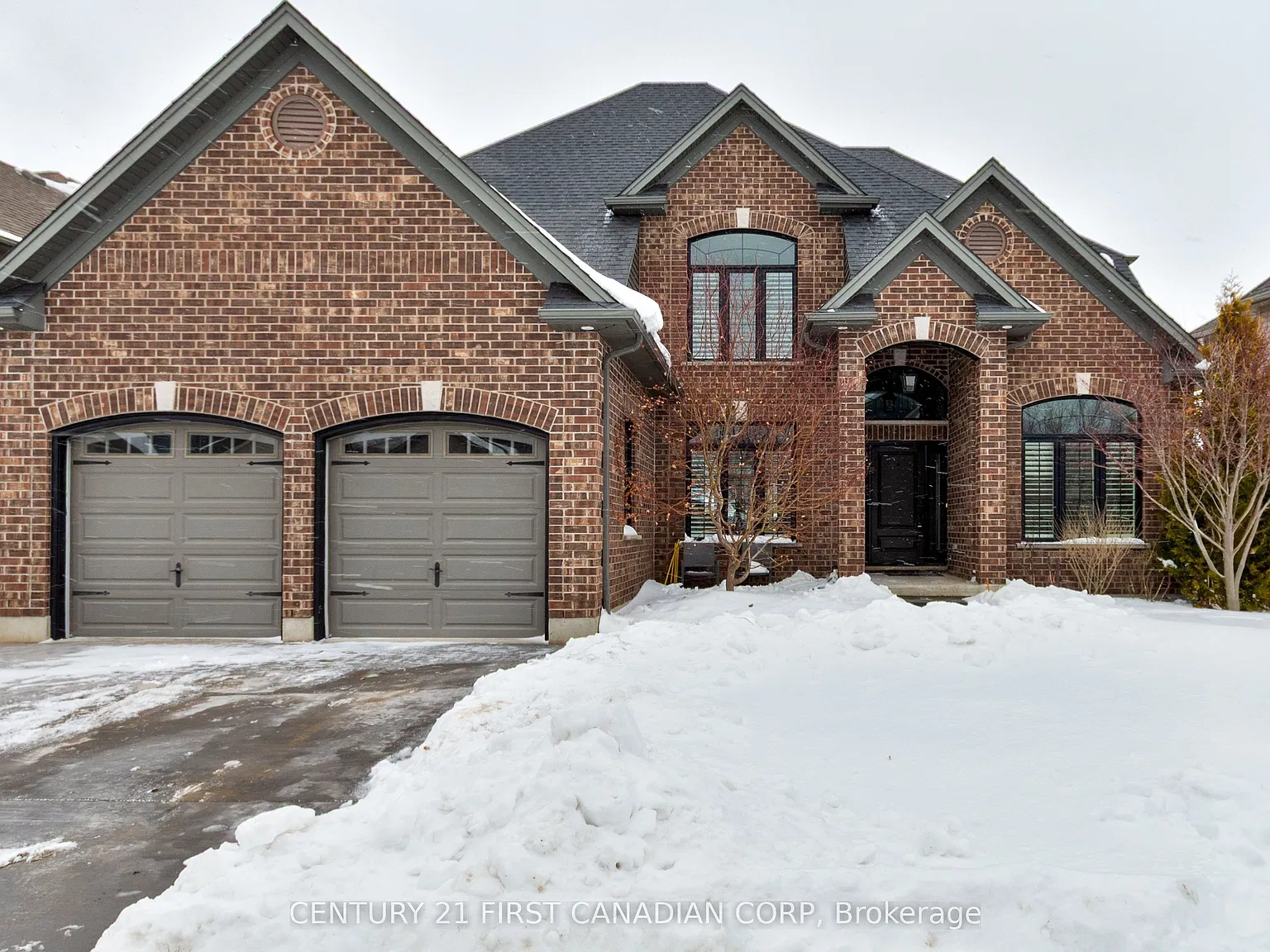 4 bed, $3,700 — Photo 1