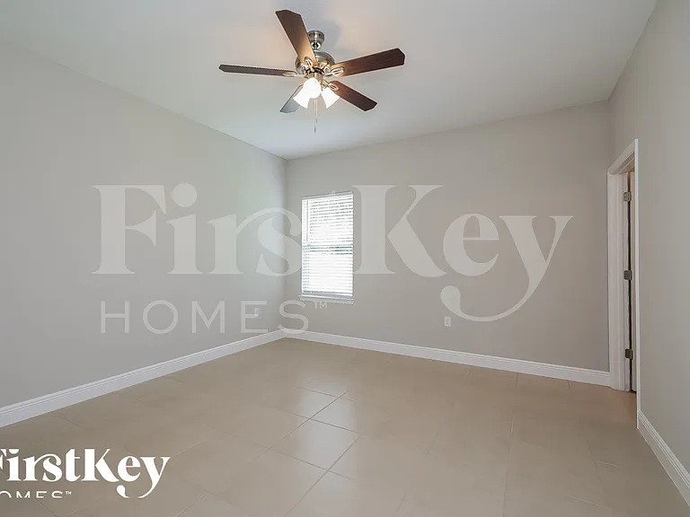 445 Eagle Dr — Photo 8
