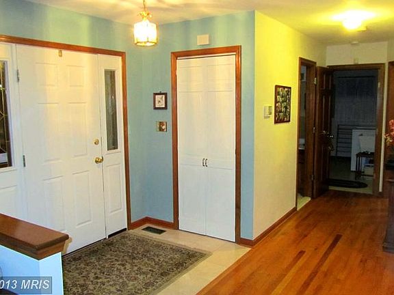 2nd image of 843 Mission Valley Ln