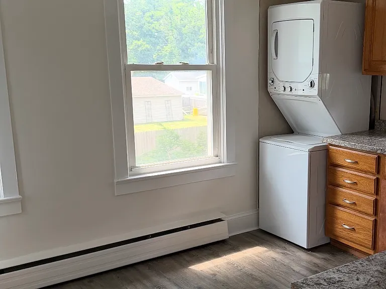 37 W Cedar Ave #B — Photo 6