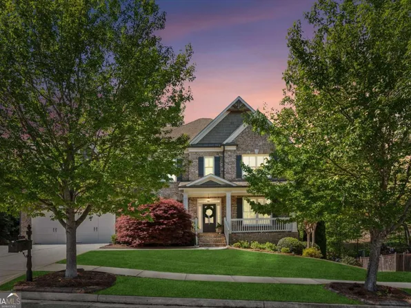 6414 Blue Water Dr, Buford, GA 30518