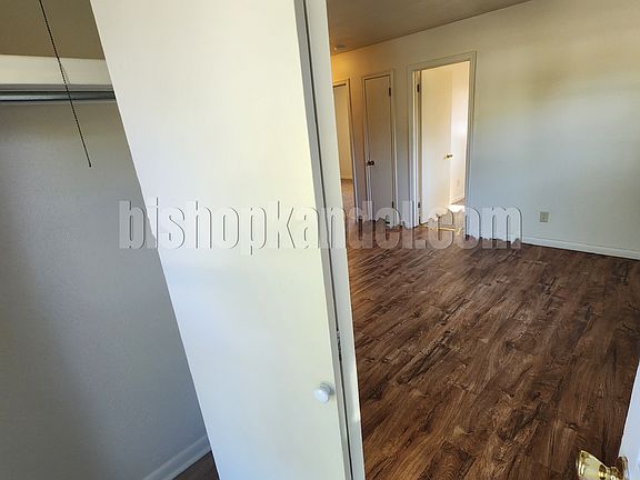 2nd image of 1117 Linden Ave
