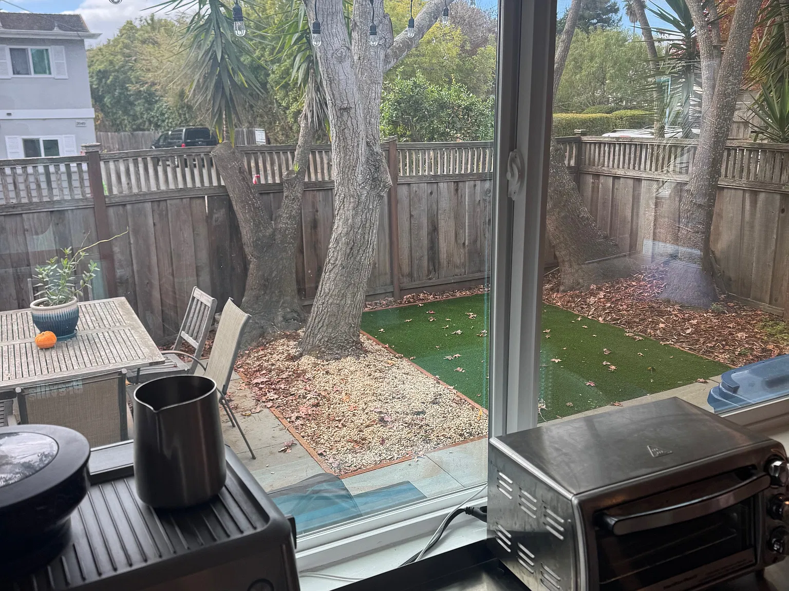 3 bed, 1.5 bath, 975 sqft, $3,975 — Photo 3