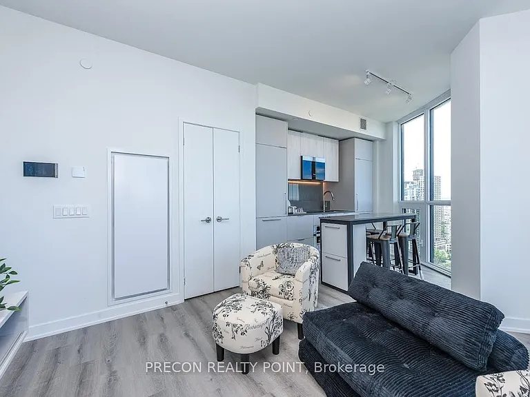 1 Fairview Rd E #3004 — Photo 7