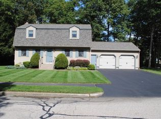 19 Juniper Hill Dr, Coventry, RI 02816