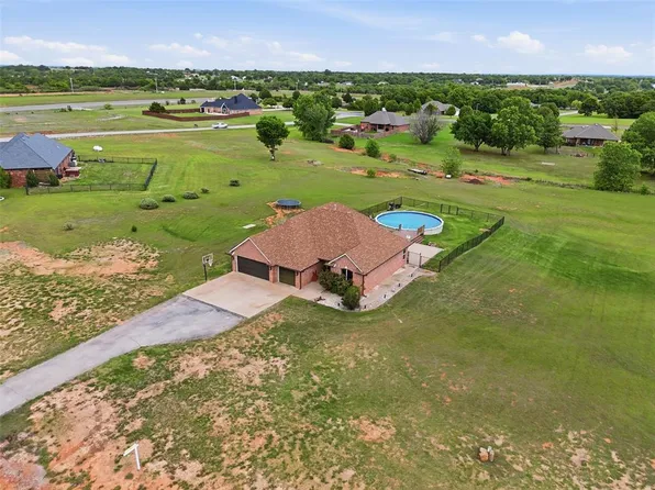 1700 Sandpiper Dr, Blanchard, OK 73010