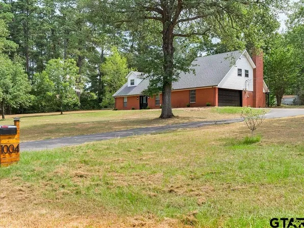 1004 Sunset Dr, Daingerfield, TX 75638