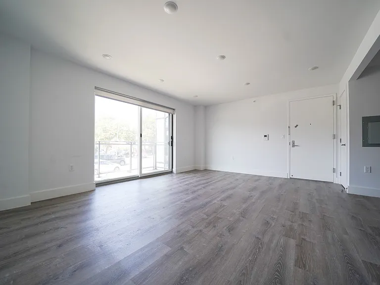 69-05 Ditmars Blvd #3E — Photo 7