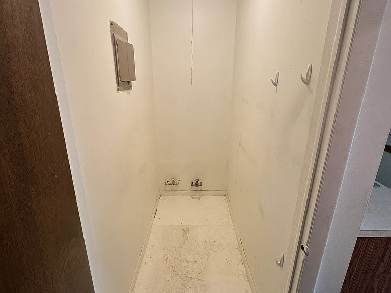 772 S Saginaw St #303 — Photo 5