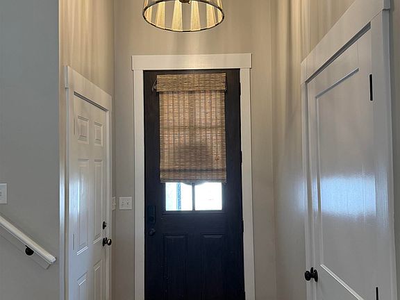 2nd image of 751 Jaxon Cv