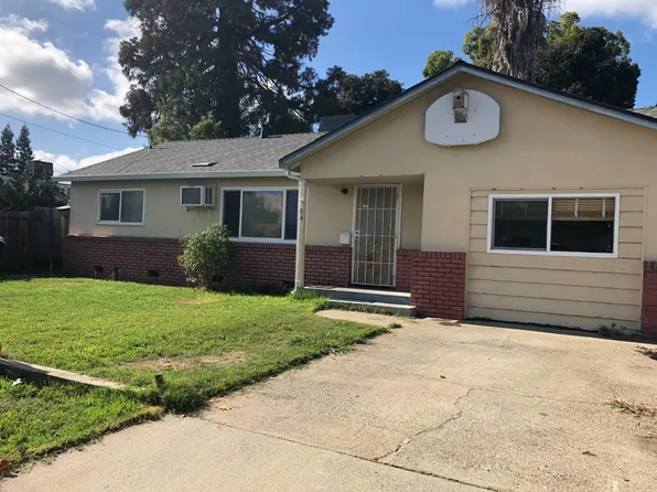 64 School Ave, Oakdale, CA 95361