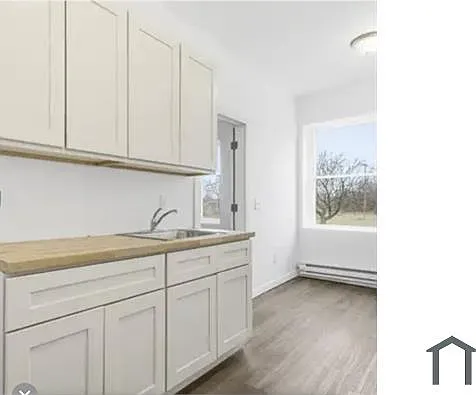 3295 Rochester St — Photo 5