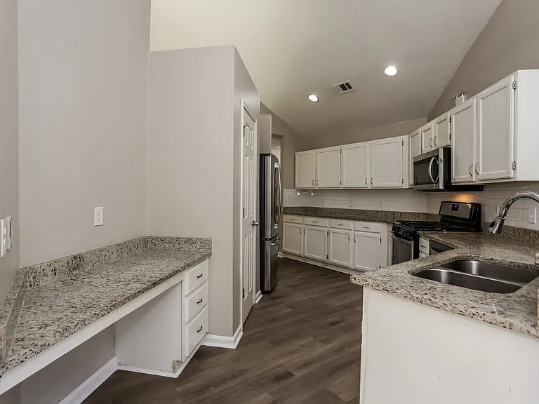359 Tait Rd — Photo 7