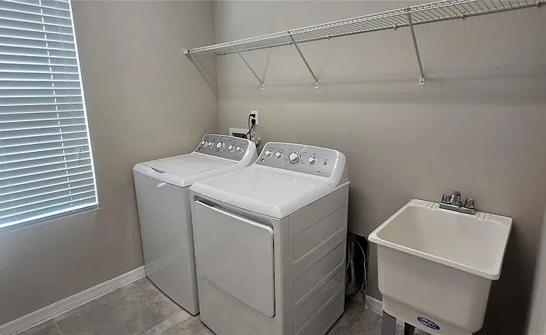 7564 Bishop Square Dr — Photo 12
