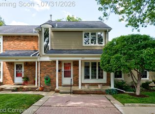 3531 Crooks Rd, Royal Oak, MI 48073