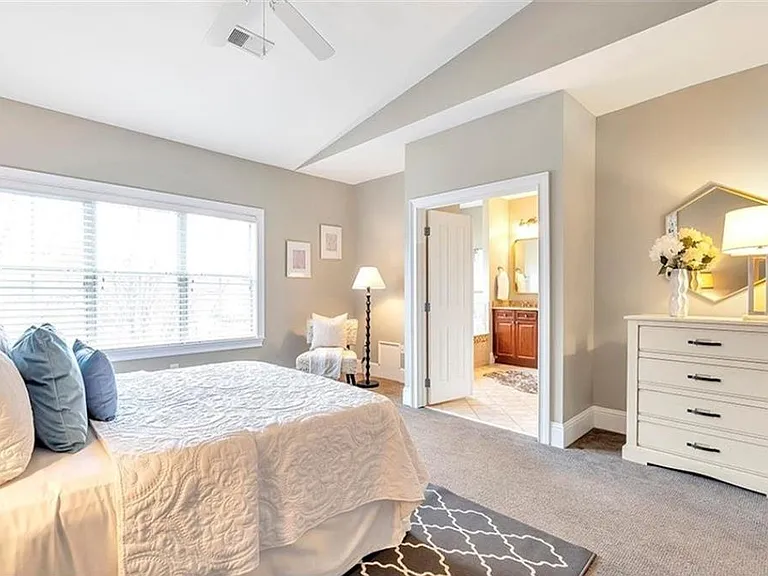 5408 Glenridge Cv — Photo 14