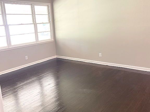3rd image of 3650 Windemere Dr