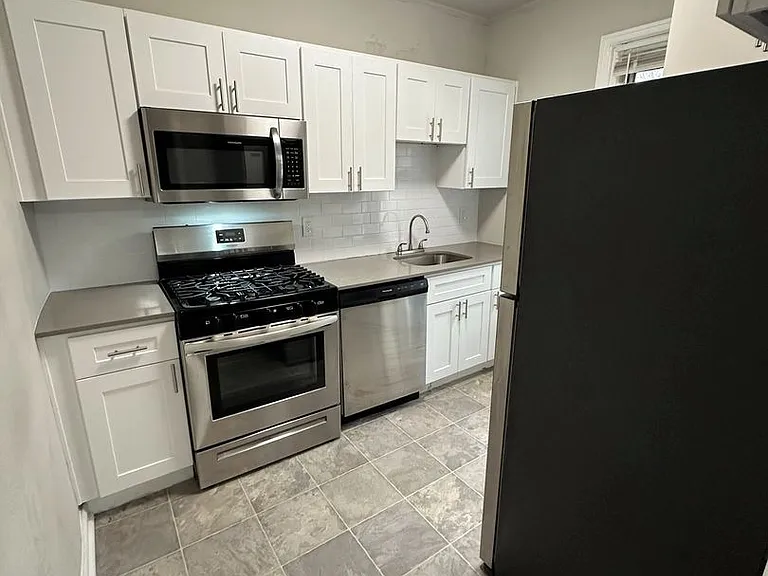 Greenside Manor — Photo 36