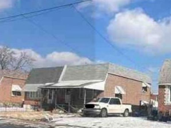 1561 Market St, Linwood, PA 19061