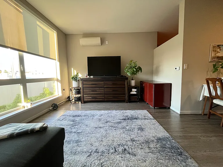 Makati Cir — Photo 15