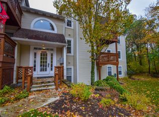 1448 Cedarwood Dr #B3, Westlake, OH