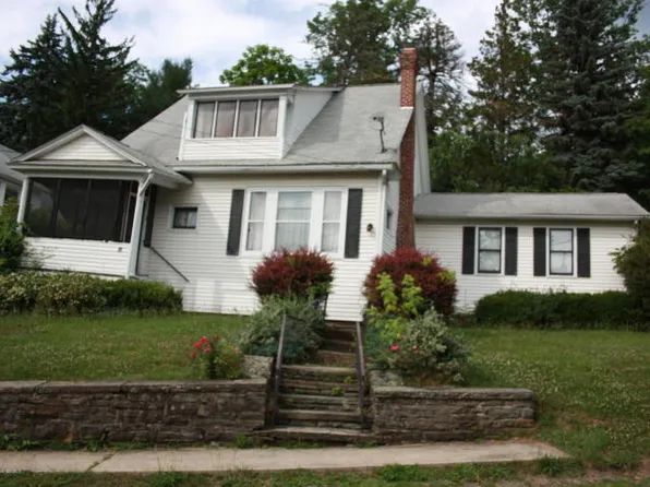 64 College Ave, Factoryville, PA 18419