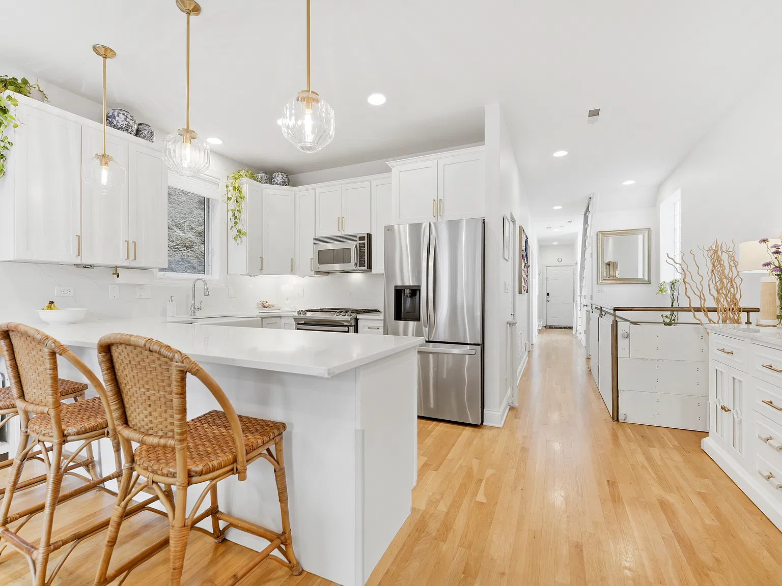 3 bed, 2000 sqft, $6,000 — Photo 3