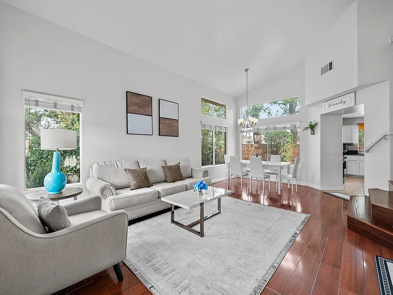 613 Towergrove Dr — Photo 2