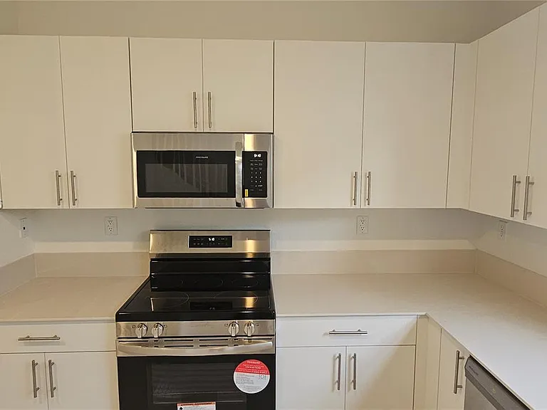 1181 SE 1st St — Photo 48