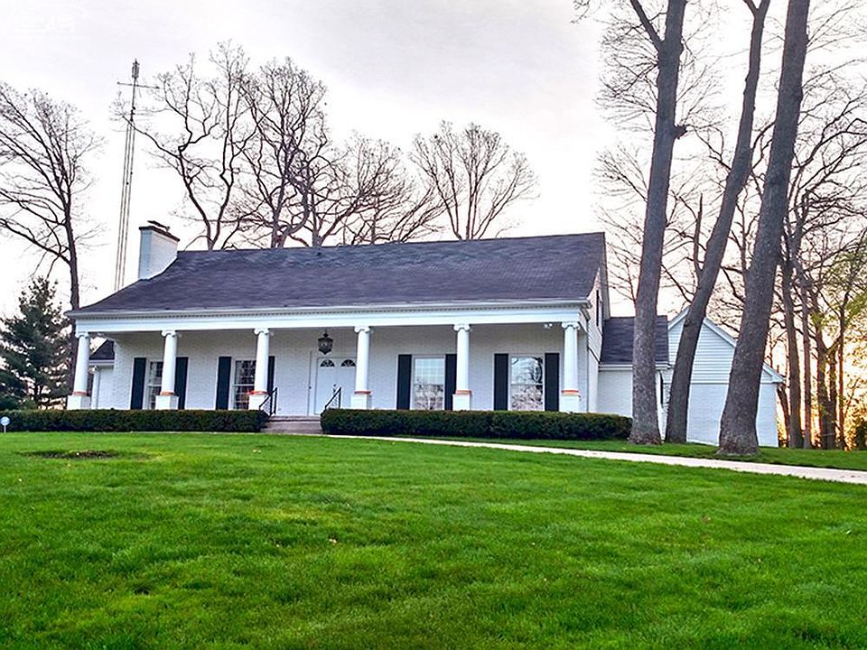 1st image of 6479 Carriage Hill Dr