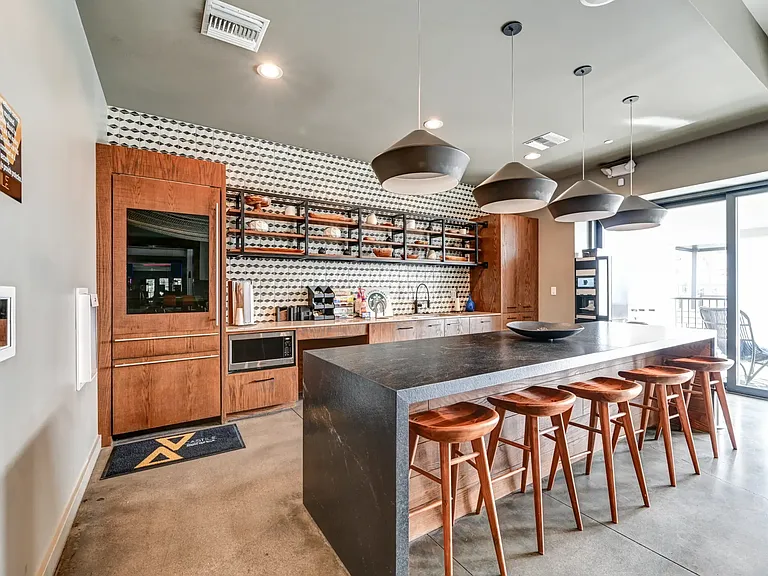 Castile Apartments — Photo 6