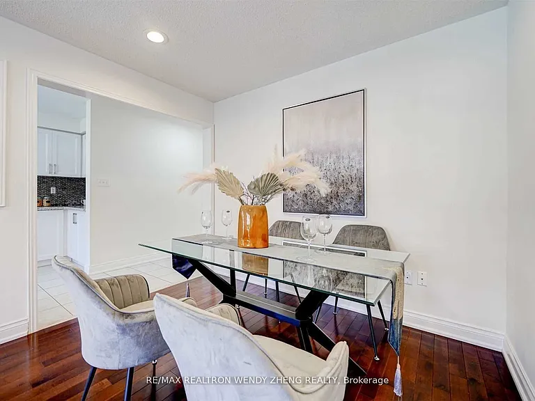 60 Warren Bradley St — Photo 6