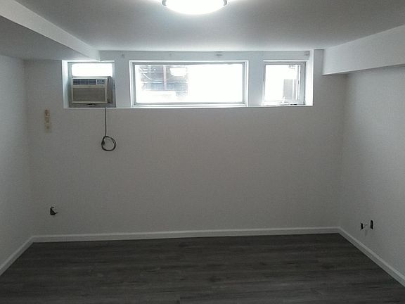 3rd image of 237 Dubois Ave